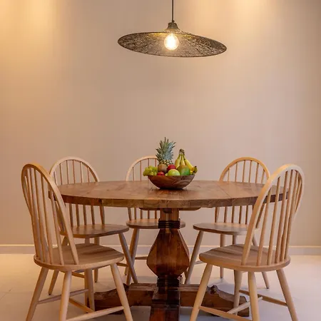 Costas Luxury - Costa's *