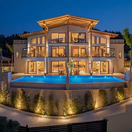 Вилла Costas Luxury - Costa's *