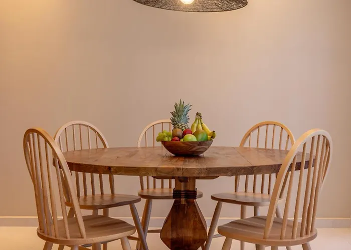 Costas Luxury - Costa's *